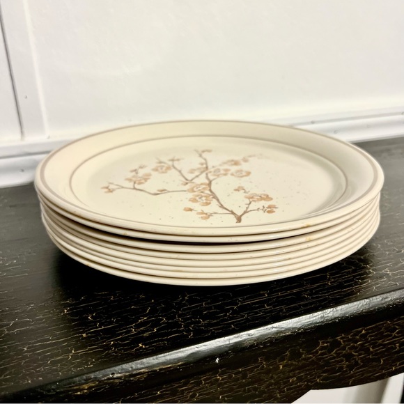 Corningware 8 plates, 1 Creamer 7 mugs Vintage China Blossom - Picture 10 of 12